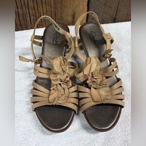 Clarks Bendables Women's Tan Brown Leather Ruffle Wedge Sandals Size 8.5M